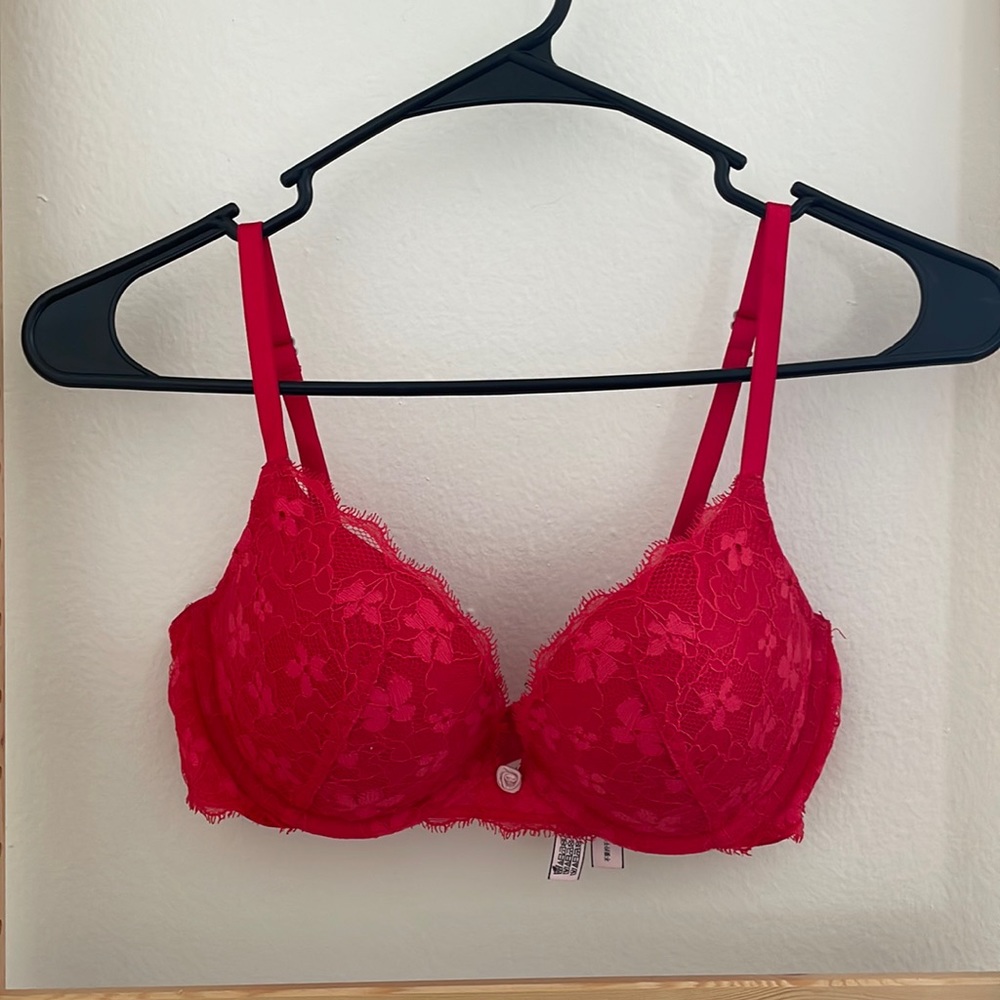 Victoria’s Secret push up bra 34c